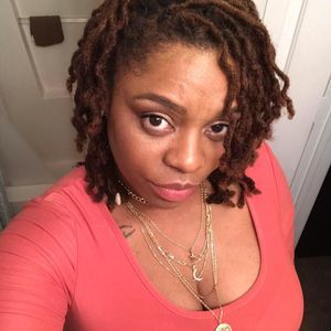 Meet your Posher, Crystal